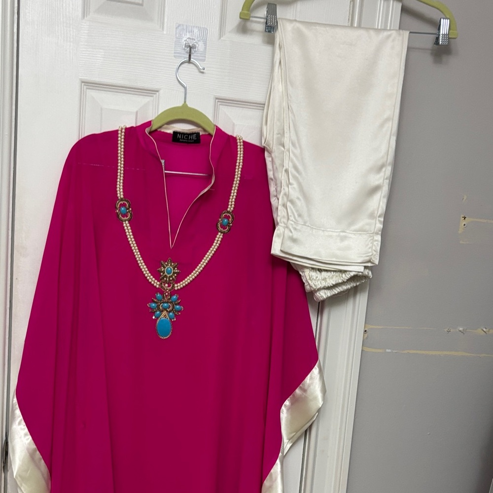 NICHE Fuchsia Tunic with Pearl & Turquoise Necklace Accent